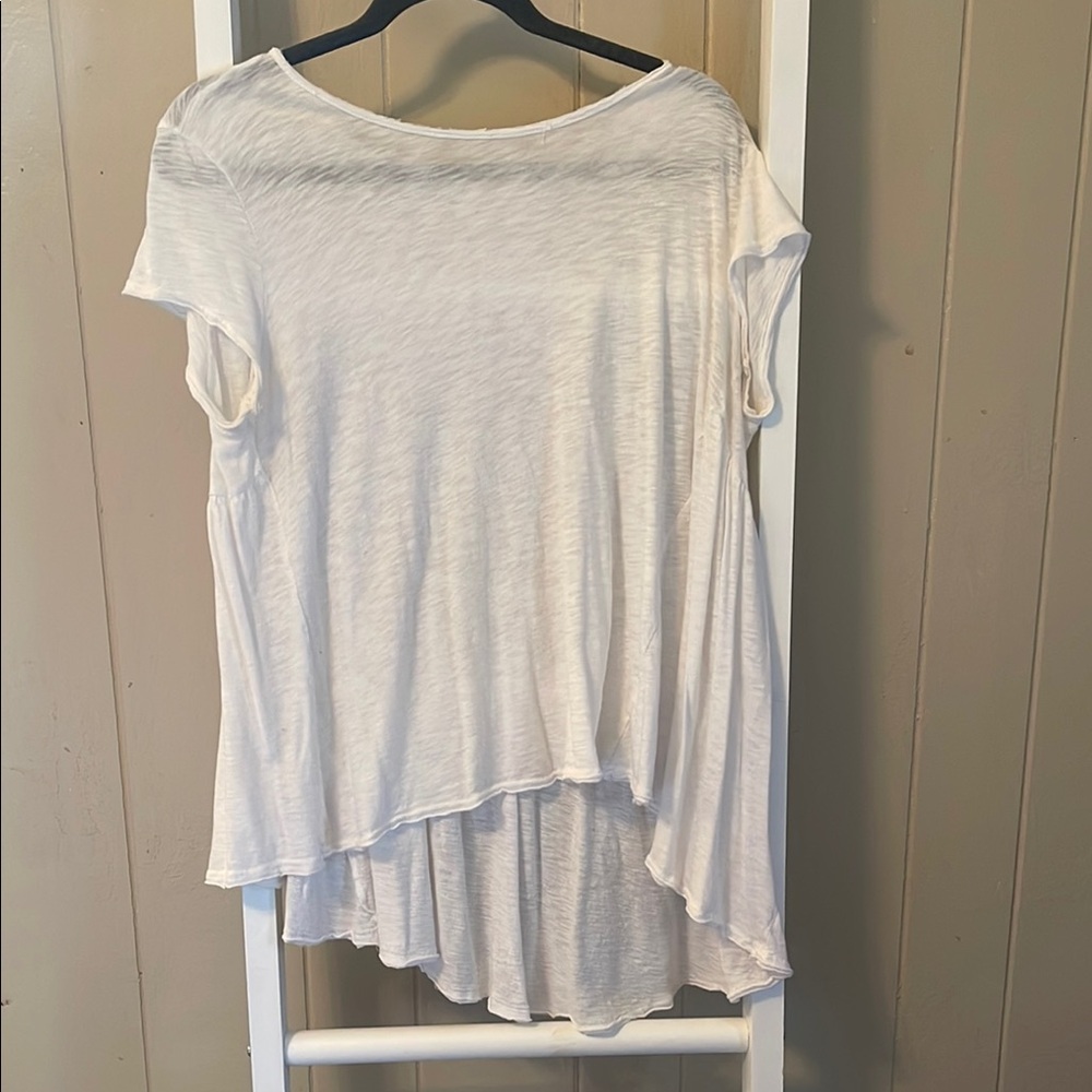 Vestique White Short Sleeve Tee